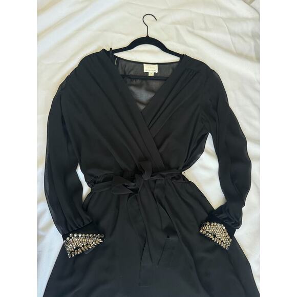 Stunning Black Donna Morgan Size 8 with Gemmed Velvet Sleeve - Picture 3 of 5